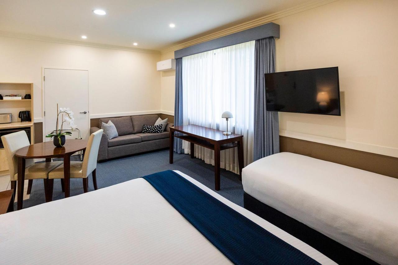 Hawkesbury Race Club Motel Windsor Zewnętrze zdjęcie A room at the hotel
