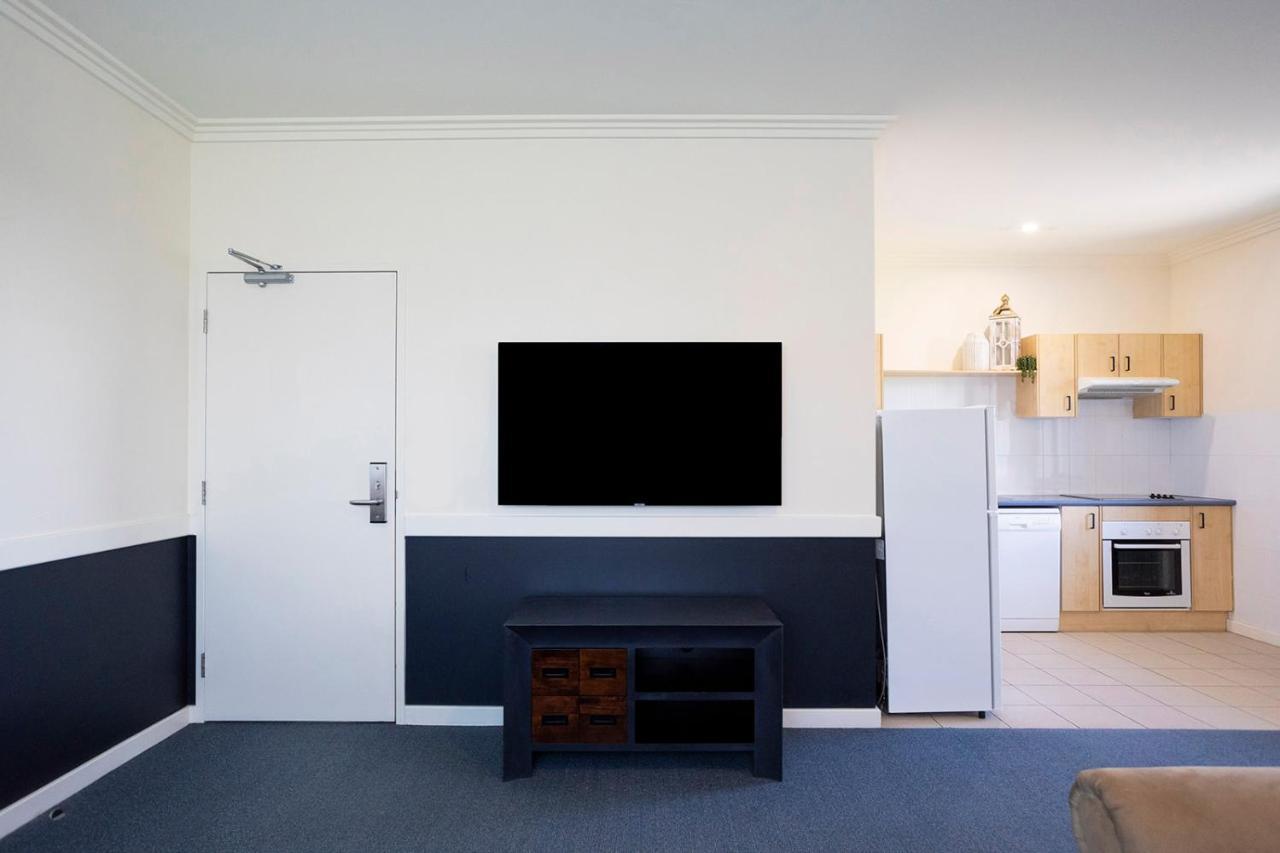 Hawkesbury Race Club Motel Windsor Zewnętrze zdjęcie A typical apartment at the University of Western Australia