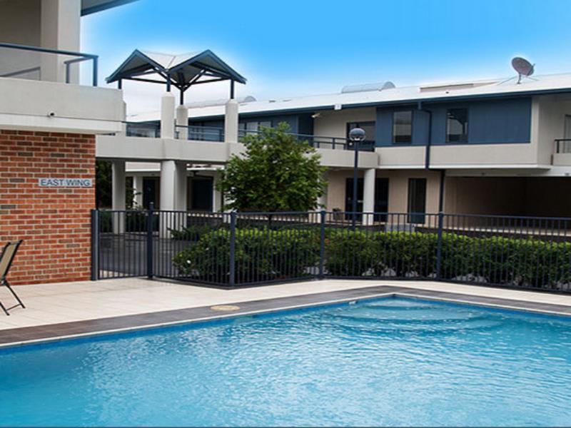 Hawkesbury Race Club Motel Windsor Zewnętrze zdjęcie The swimming pool at the complex