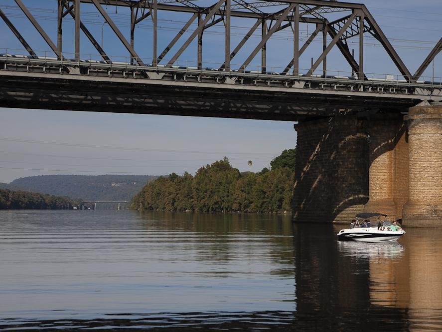 Hawkesbury Race Club Motel Windsor Zewnętrze zdjęcie The bridge from the west
